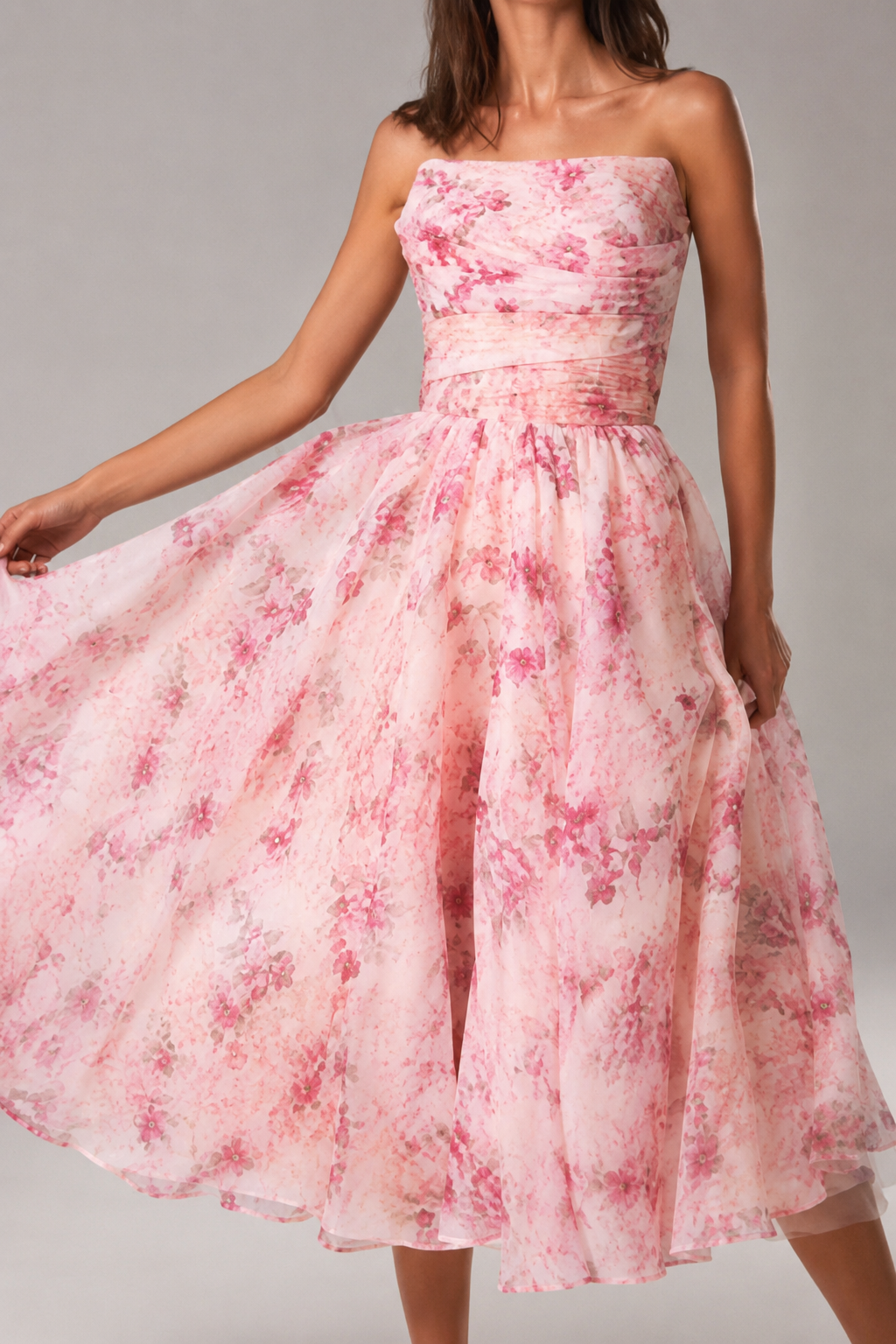 Women's Elegant V-Neck Fantasy Party Wedding Dress | Belluvyn