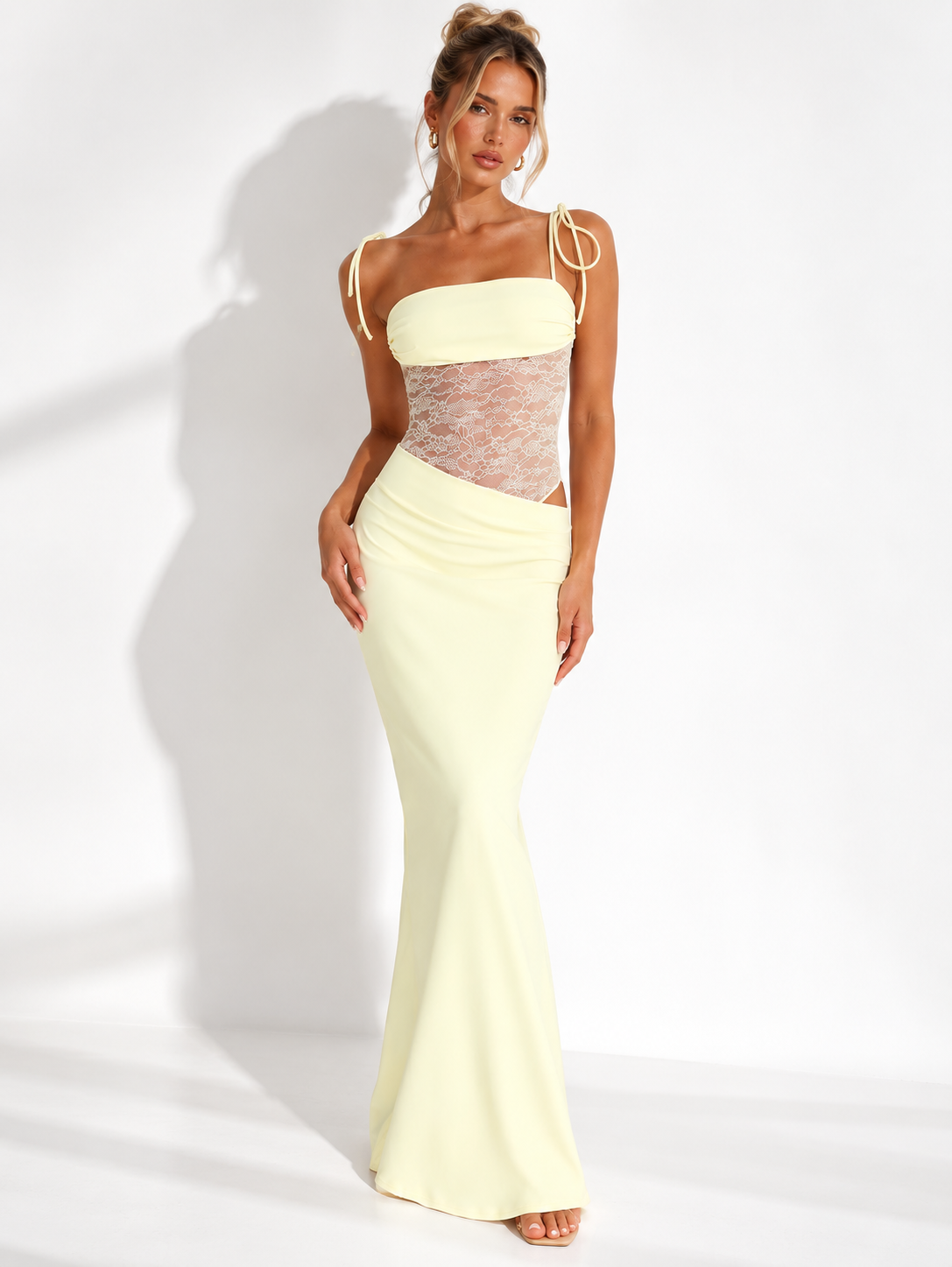 Women's Long Lace Detail Wedding Dress | Belluvyn