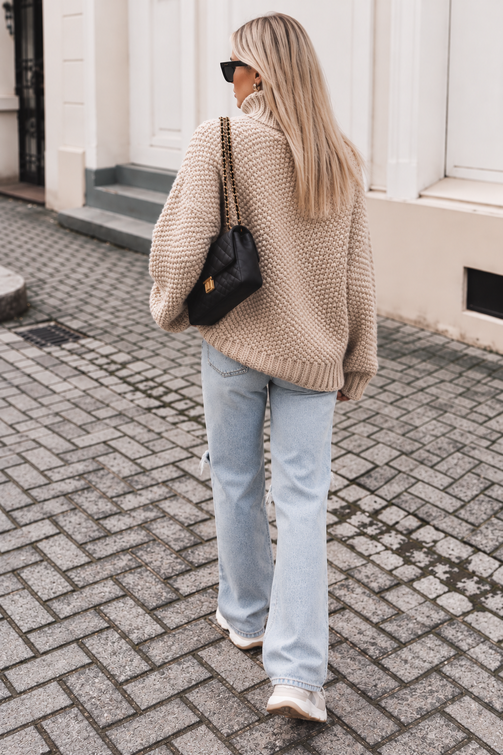 Women’s Oversized Chunky Turtleneck Sweater | Belluvyn