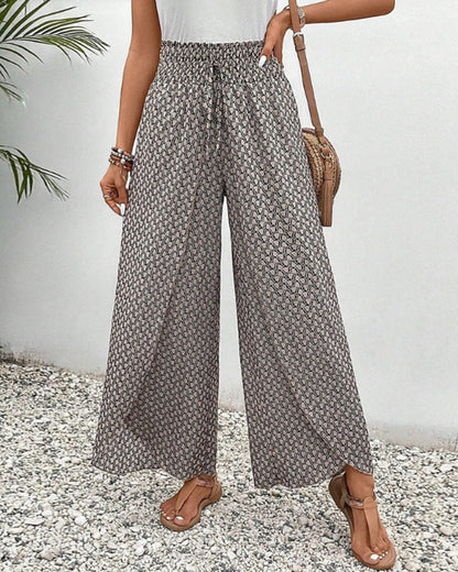 Women's Relaxed Wide Leg Trousers | Belluvyn