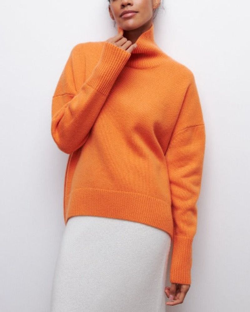 Women’s Oversized Turtleneck Sweater | Belluvyn