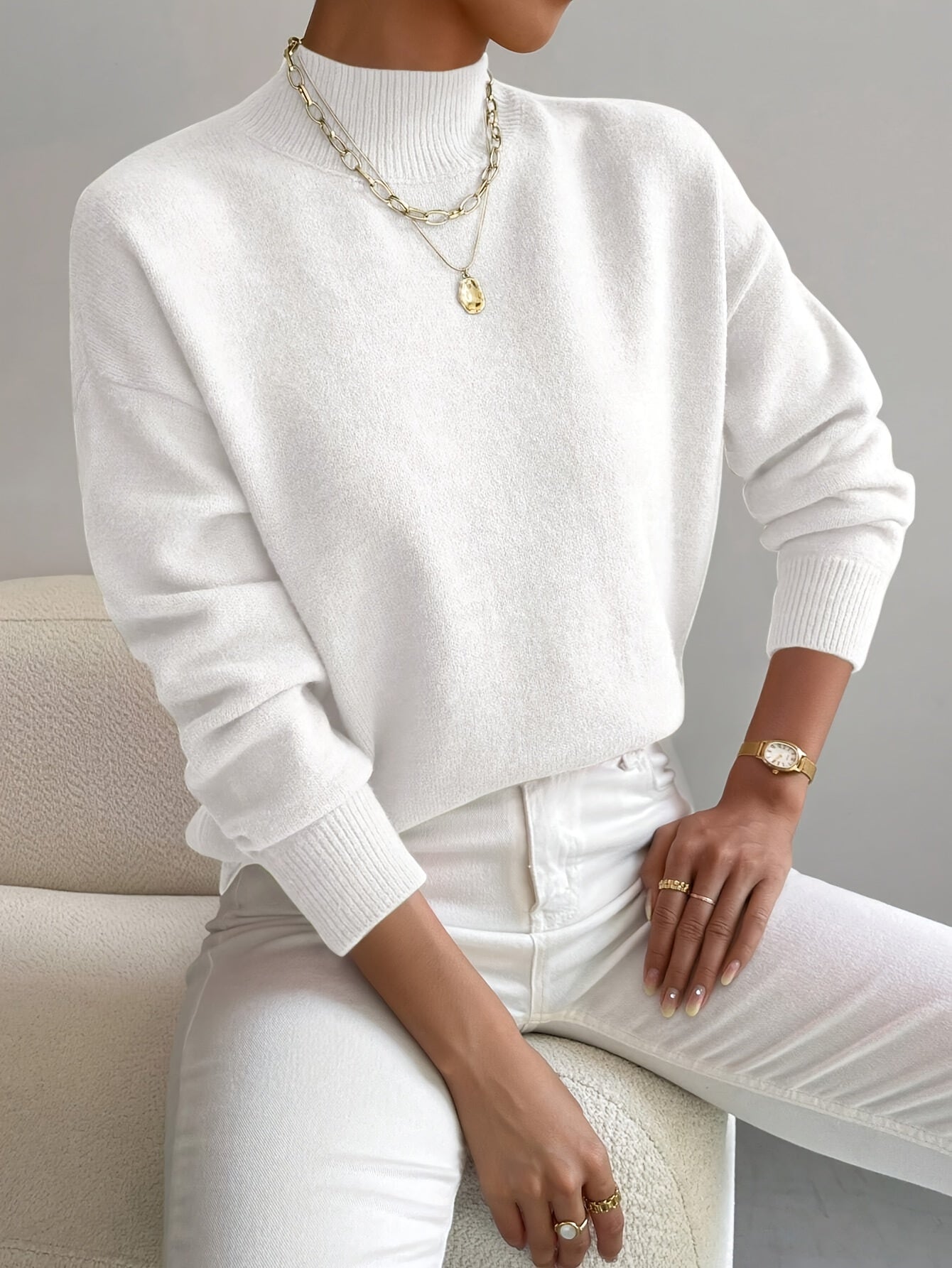 Women's Elegant Turtleneck Sweater | Belluvyn
