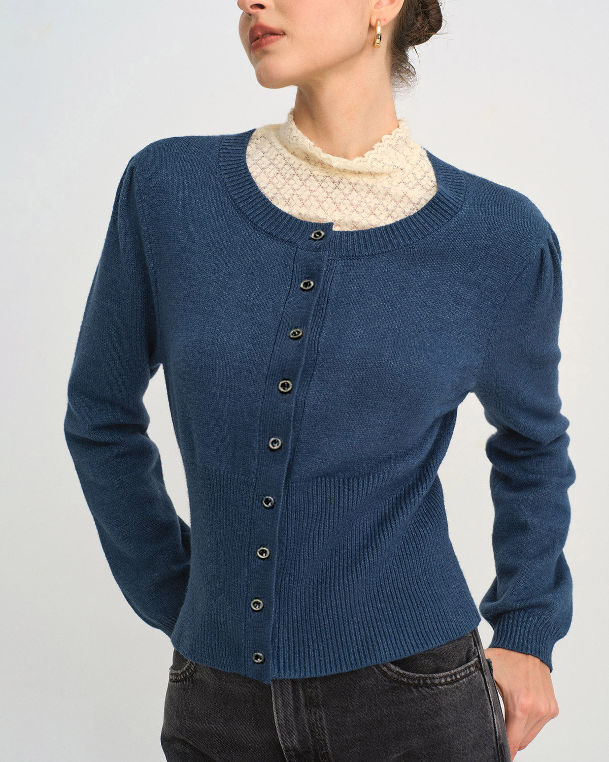 Women's Round Neck Slim Knit Cardigan | Belluvyn