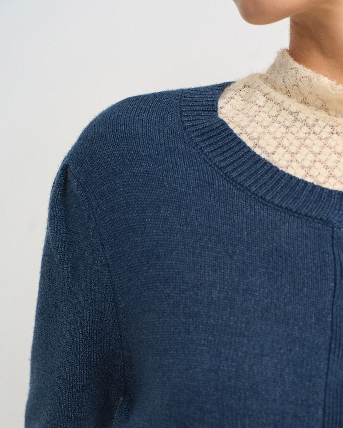 Women's Round Neck Slim Knit Cardigan | Belluvyn